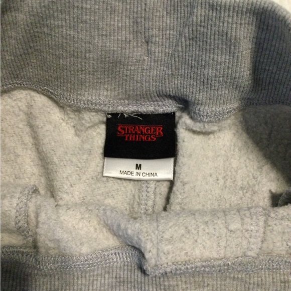 Strangers Things Sweatpants Medium Go Tigers - Picture 5 of 5